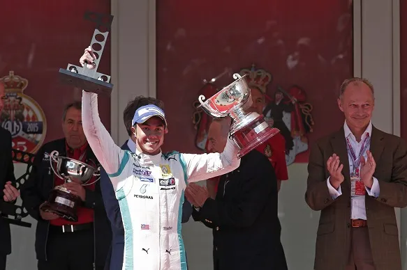 Photo captions: autosport.com